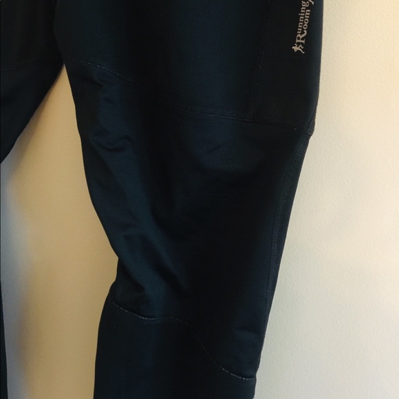 Running Room size medium pants - Picture 6 of 7